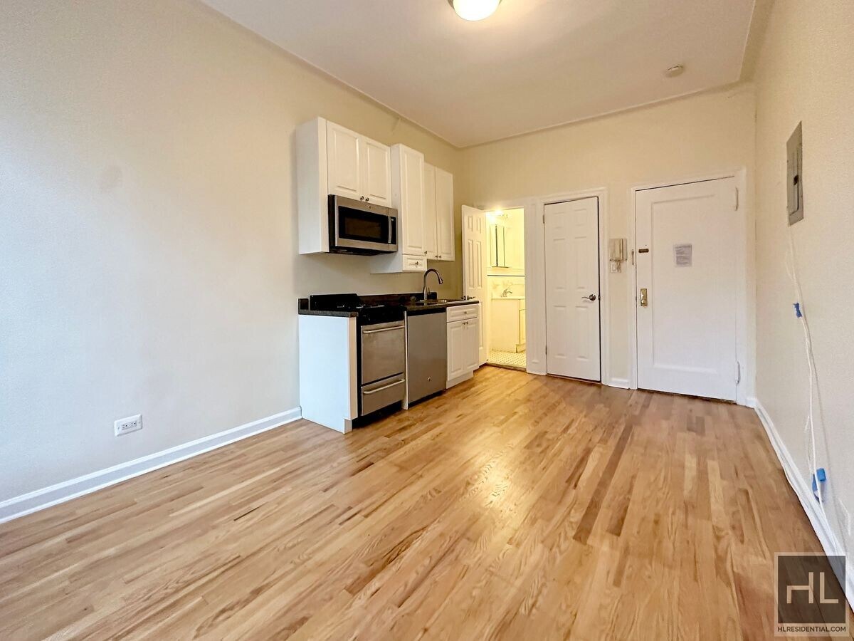 WEST 72 STREET - WEST 72 STREET Unit 5K