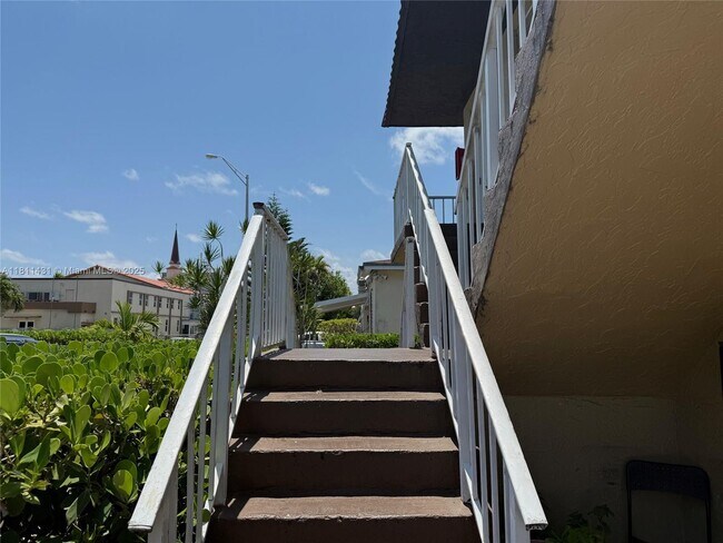 Photo - 165 E 7th St Unidad 3