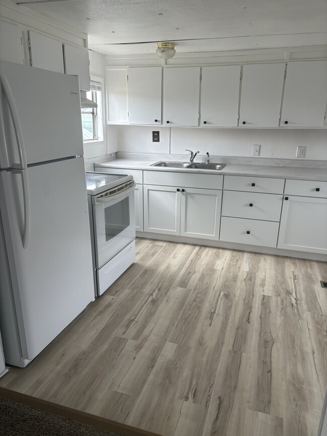 Photo - 2156 N Weaver Rd