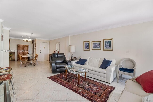 Photo - 245 18th St Unidad 904