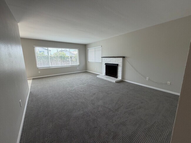 Photo - 13780 Nogales Dr