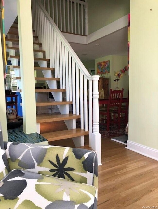 Photo - 9 Old Mill Ln