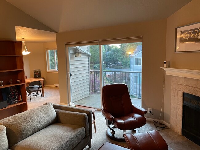 Living Room (2) - 12036 100th Ave NE Unit K302