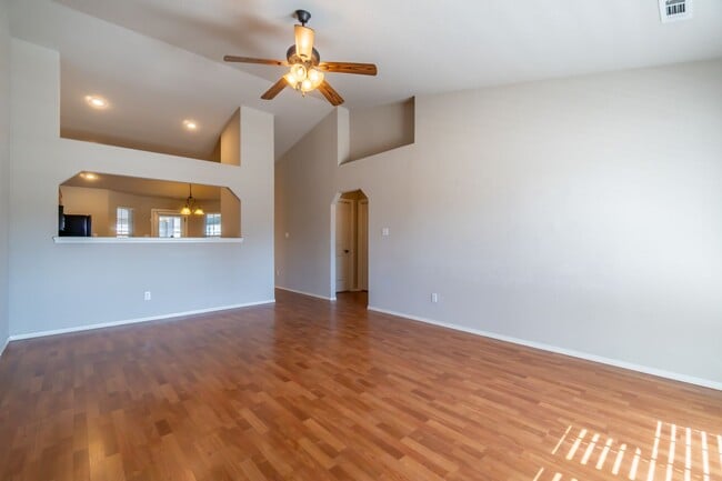 Photo - 7827 Huntington Way