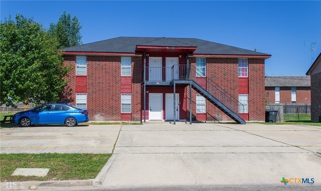 Building Photo - 1601 Benttree Dr Unit C