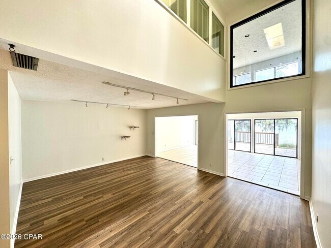 Photo - 300 Cherry St Unidad 4