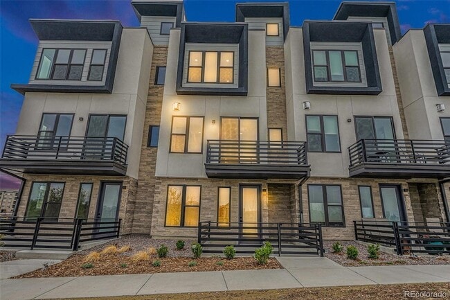 Photo - 2327 Lakeshore Ln