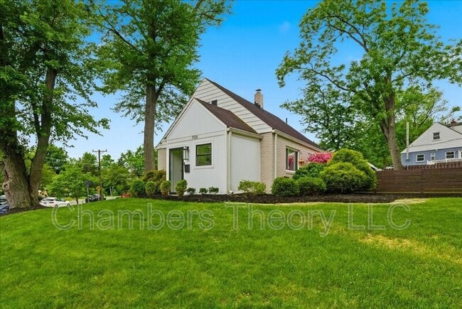Photo - 7126 Roosevelt Ave