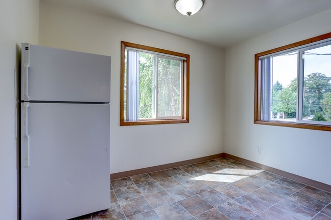 Photo - Silver Creek Apartments