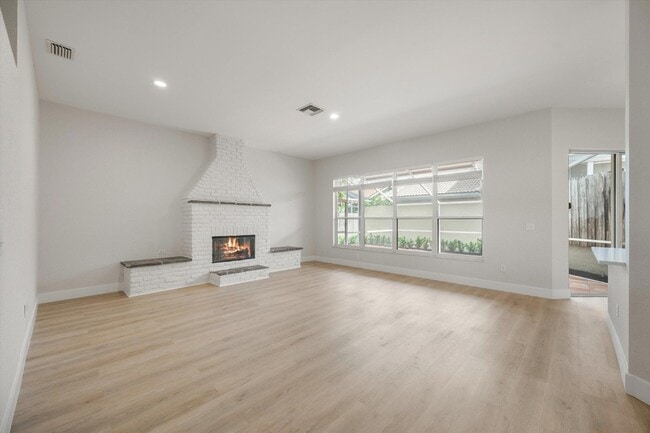 Photo - 1170 Aviary Rd