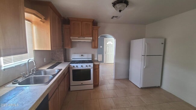 Photo - 1221 E Roosevelt St