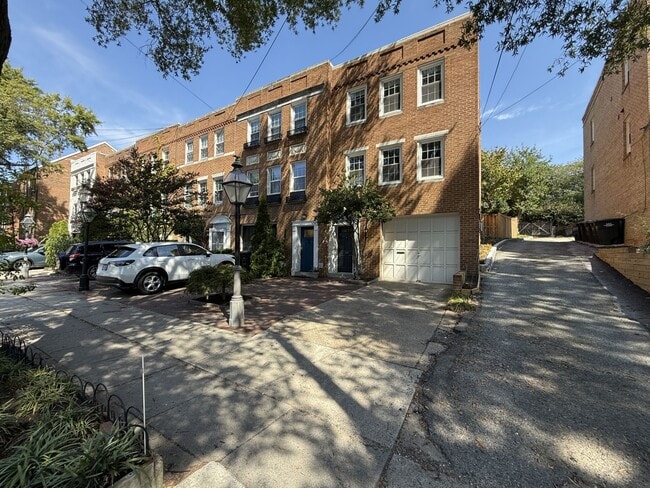 Photo - 4431 MacArthur Blvd NW