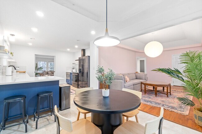 Photo - 205 Centennial Dr