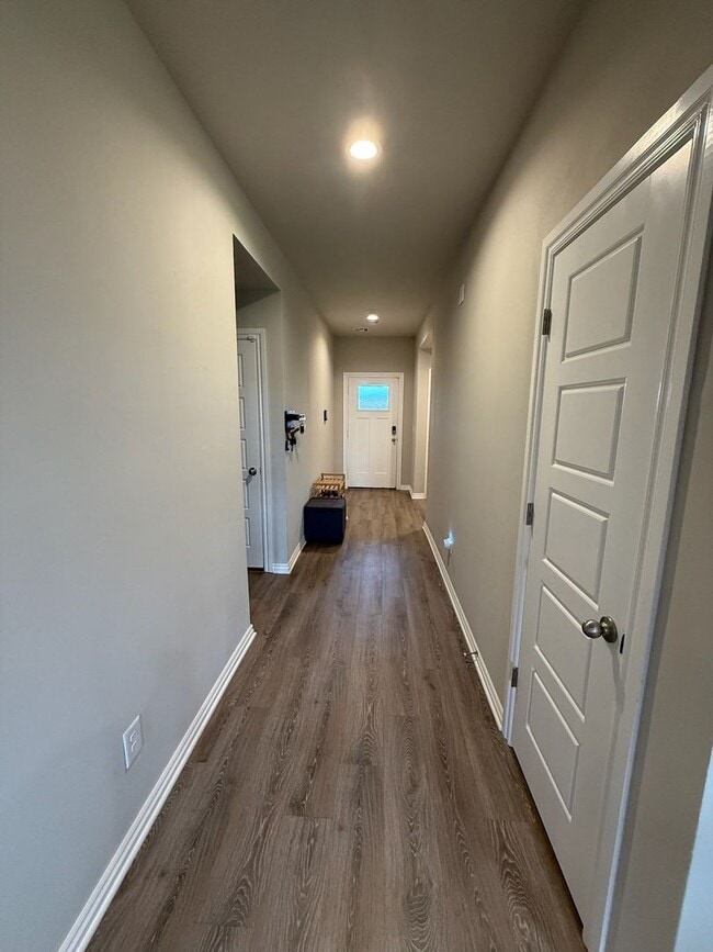 Spacious 4 Bed, 2 Bath Home with Modern Up... - Spacious 4 Bed, 2 Bath Home with Modern Up...
