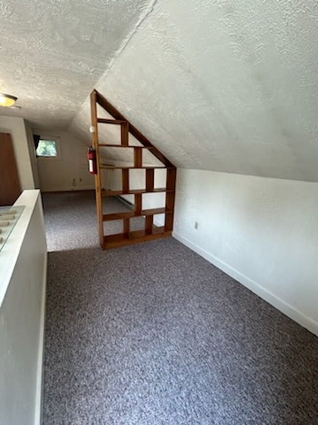 Photo - Upstairs Studio Apartment on Oneida Street -- SUBLET AVAILABLE 04/15/2026