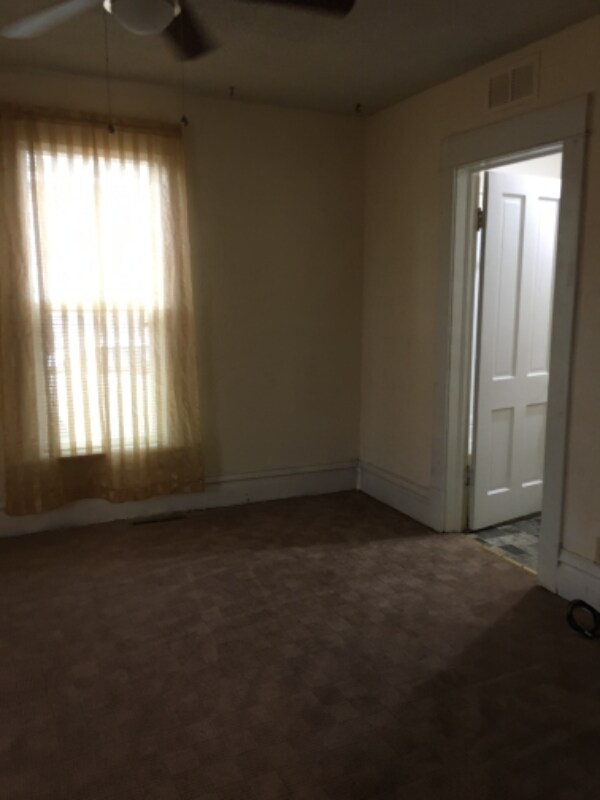 Photo - 902 W Elm St