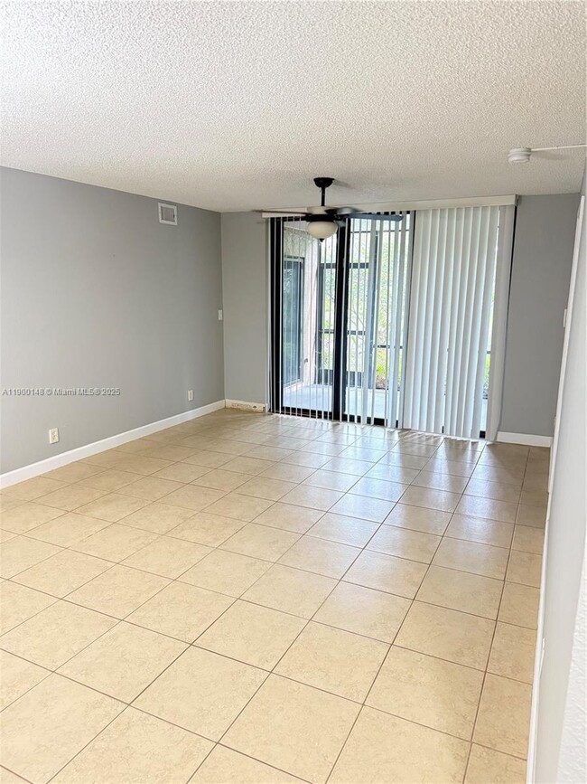 Photo - 10161 W Sunrise Blvd Unidad 105
