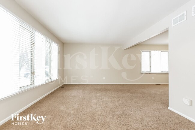 Photo - 831 Hamlin Ave