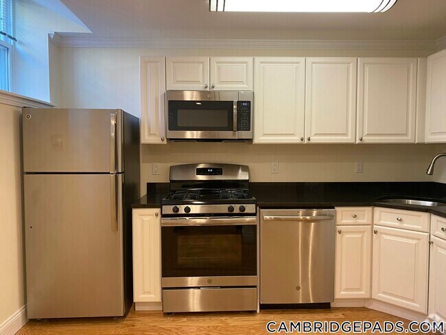 Building Photo - 18 Chauncy St Rental
