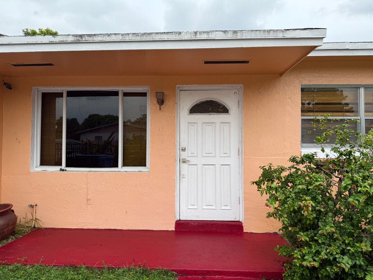 Photo - 3741 SW 54th Ave Townhome