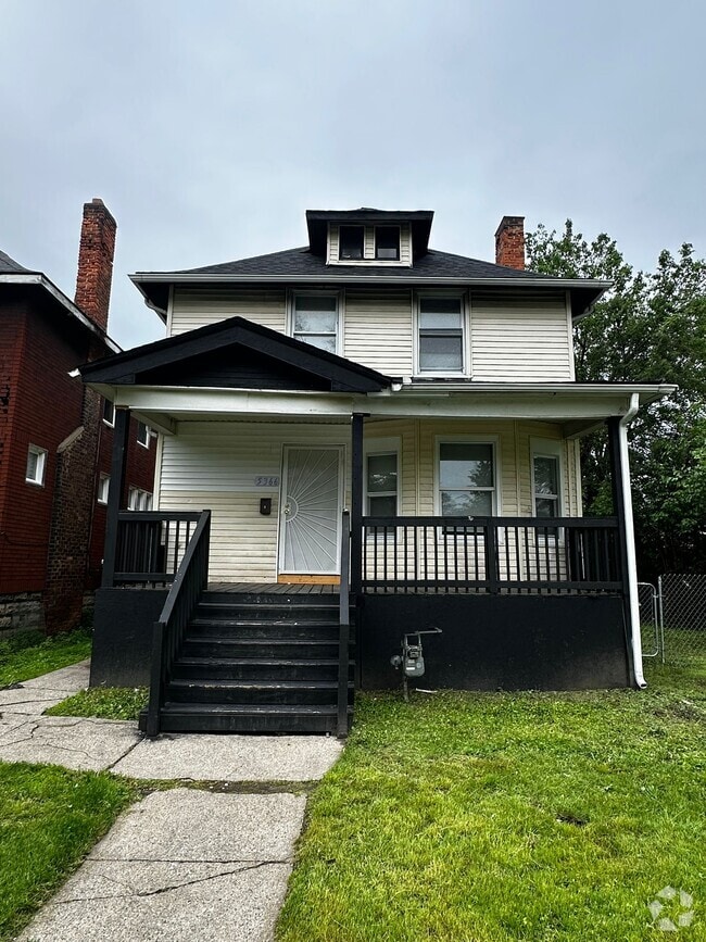 Building Photo - 5366 Seneca St Rental