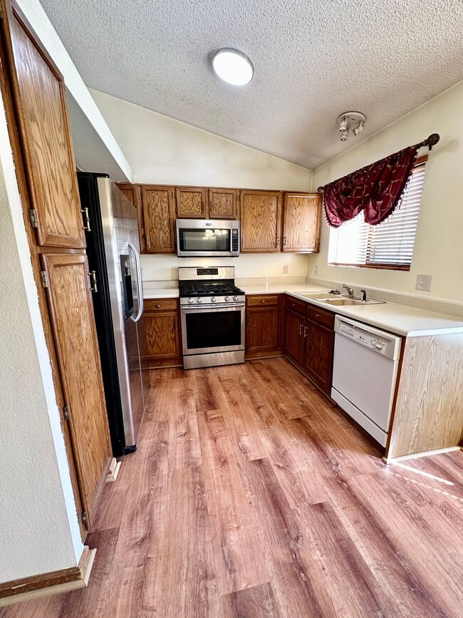 Photo - 4218 Goldenridge Way