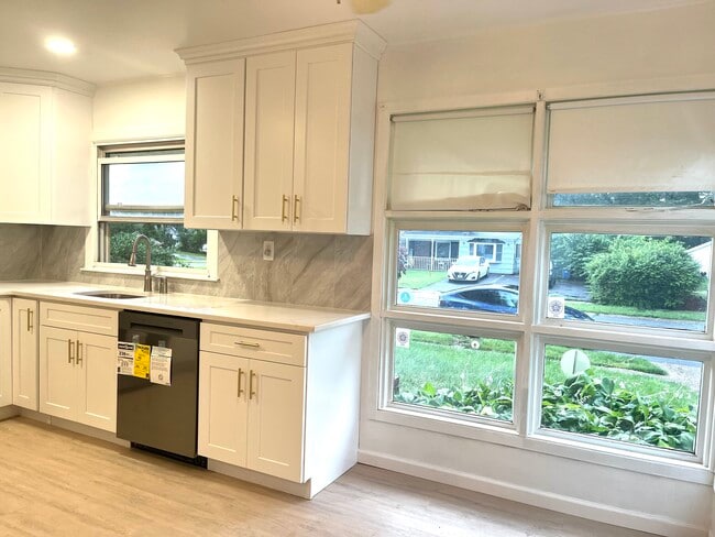 Photo - 92 Southampton Dr