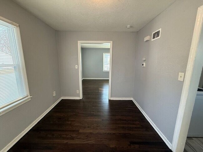 Photo - Beautiful 2 Bedroom 1 Bathroom in Kansas City!