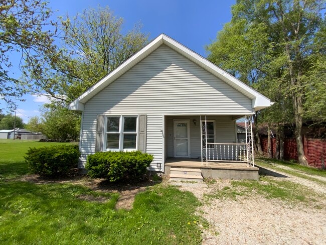Photo - 303 W 12th St House