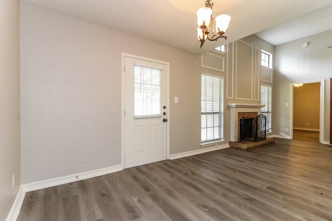 Photo - 2321 Clareton Dr