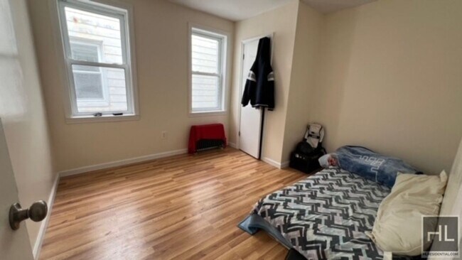 VERY LARGE AND NATURALLY BRIGHT ROOM FOR ... - VERY LARGE AND NATURALLY BRIGHT ROOM FOR ... Unidad 2