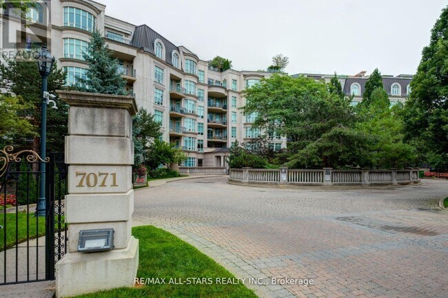 Photo - 7071 Bayview Ave Unit 211
