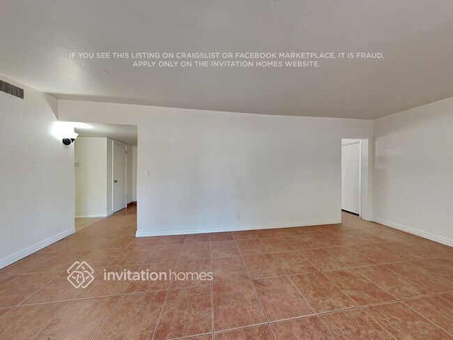 Photo - 1448 E 2nd St