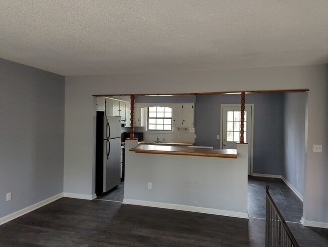 1605 Wendy Cir