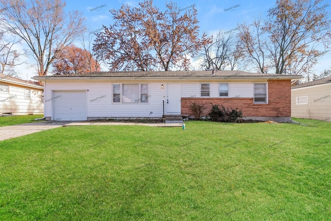 Building Photo - 5507 N Lydia Ave