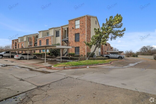 Building Photo - 1513 E Interstate 30 Unit 126f Rental