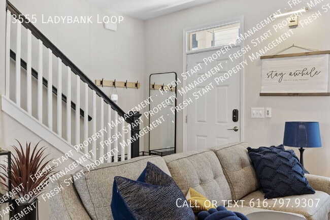 Photo - 3555 Ladybank Loop