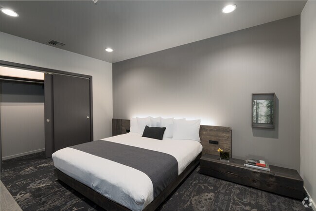 2BR, 1BA - 1,220SF - Bedroom