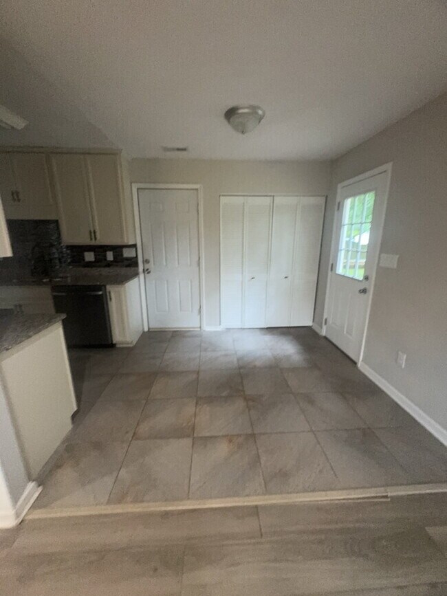 Photo - Charming 3 Bedroom, 2 Bath Home
710 Stonewall Avenue