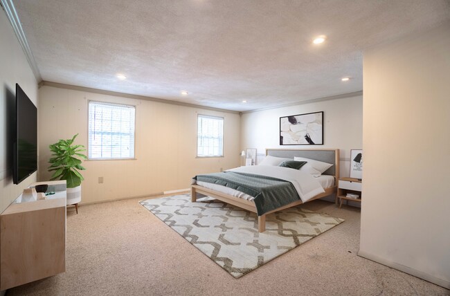 Photo - Spacious Duplex in the Heart of South Side...