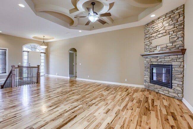 Photo - Beautiful 4 Bedroom In Shadow Lake!!