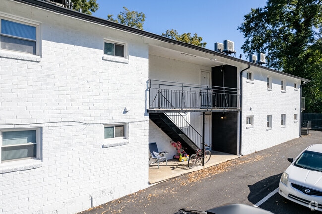 Photo - 728 Formwalt St SW