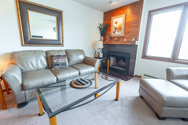 Building Photo - 1170 Denali St