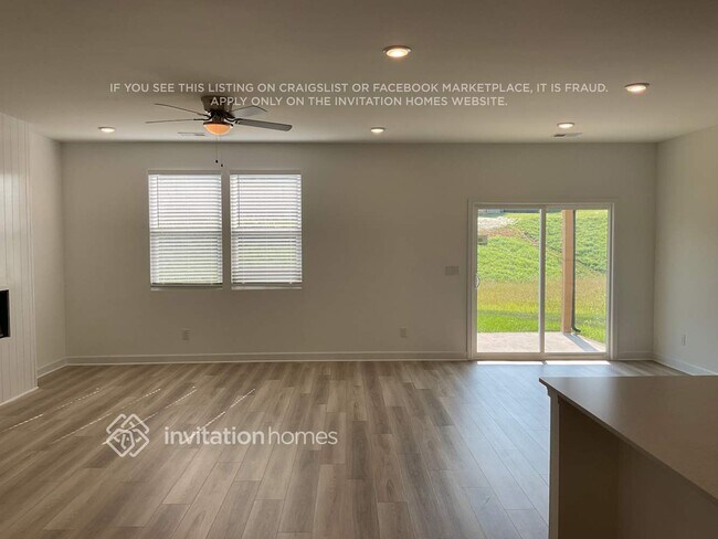 Photo - 271 W Millbrook Dr