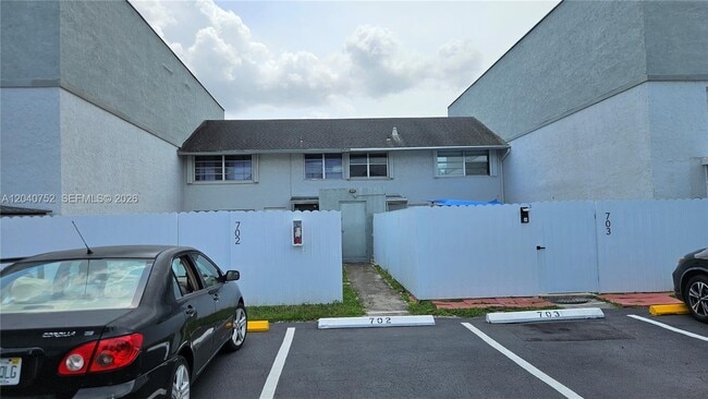 Building Photo - 8460 SW 156th Pl Unit 702