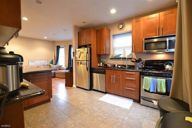 Photo - 8 Montfern Ave Apartments Unit 8