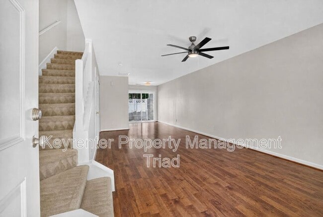 Photo - 104 Tannenbaum Cir