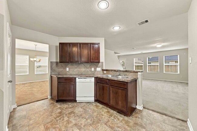 7402 Fox Cove Trail