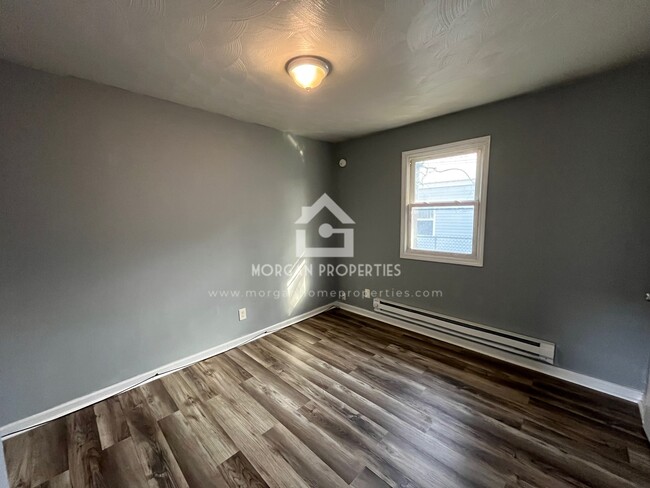 Photo - 2324 State St Unit 2