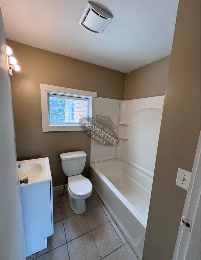 Photo - 69 Pleasant St Unit Apt 2